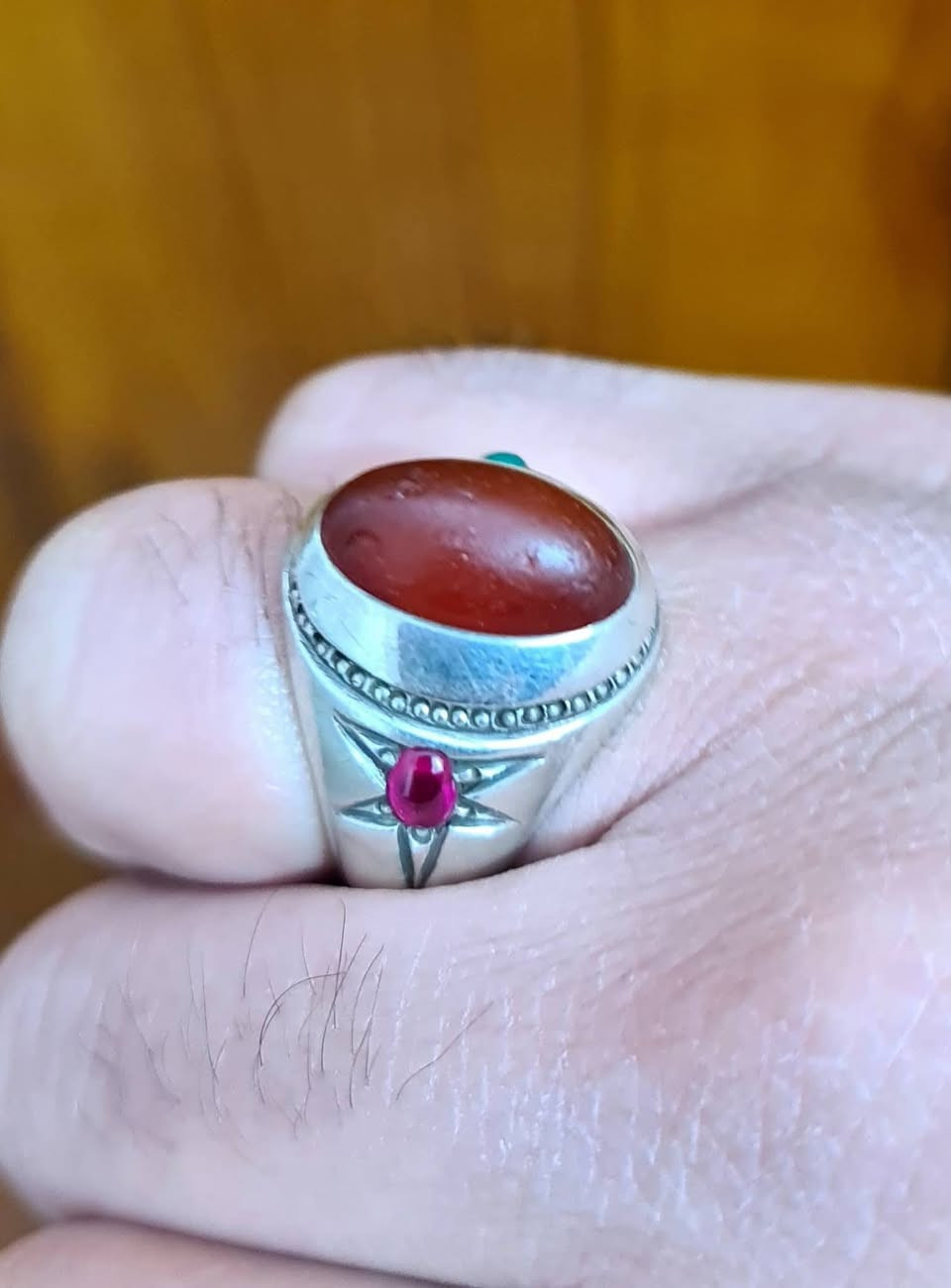 للبيع عقيق يماني احمر قديم من النوادر والتحف القديمة صياغة ثقيلة يدوية قديمة تطعيم جوانب ياقوت وفيروز
يوجد توصيل ان شاء الله


**إذا كنت صاحب هذا الإعلان وتريد حذفه لأي سبب، رجاءا أرسل رسالة إلى الدعم الفني**