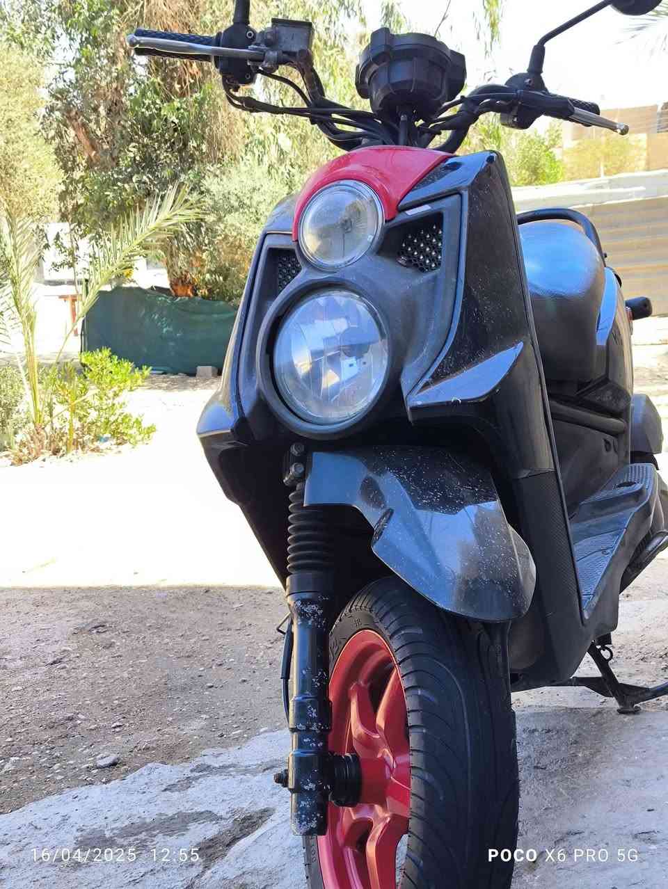 السلام عليكم للبيع {سكنس جبلي نوزل ياباني} موديل[ 2013 ]توكلر اسود و أحمر الدراجه جديده بمعنه الكلمه مكفولة كفرات ختم واحد من كلشي محرك برغي ما مفتوح بيه شركه اشاير لدات ازرق و الويل أحمر بلاد ودشبول الكتروني وتايرات جديده.   
  مكان الدراجه كربلاء المقدسة 
السعر {{1,500 مليون ونص}} وبيه مجال للشراي 
***********
***********
