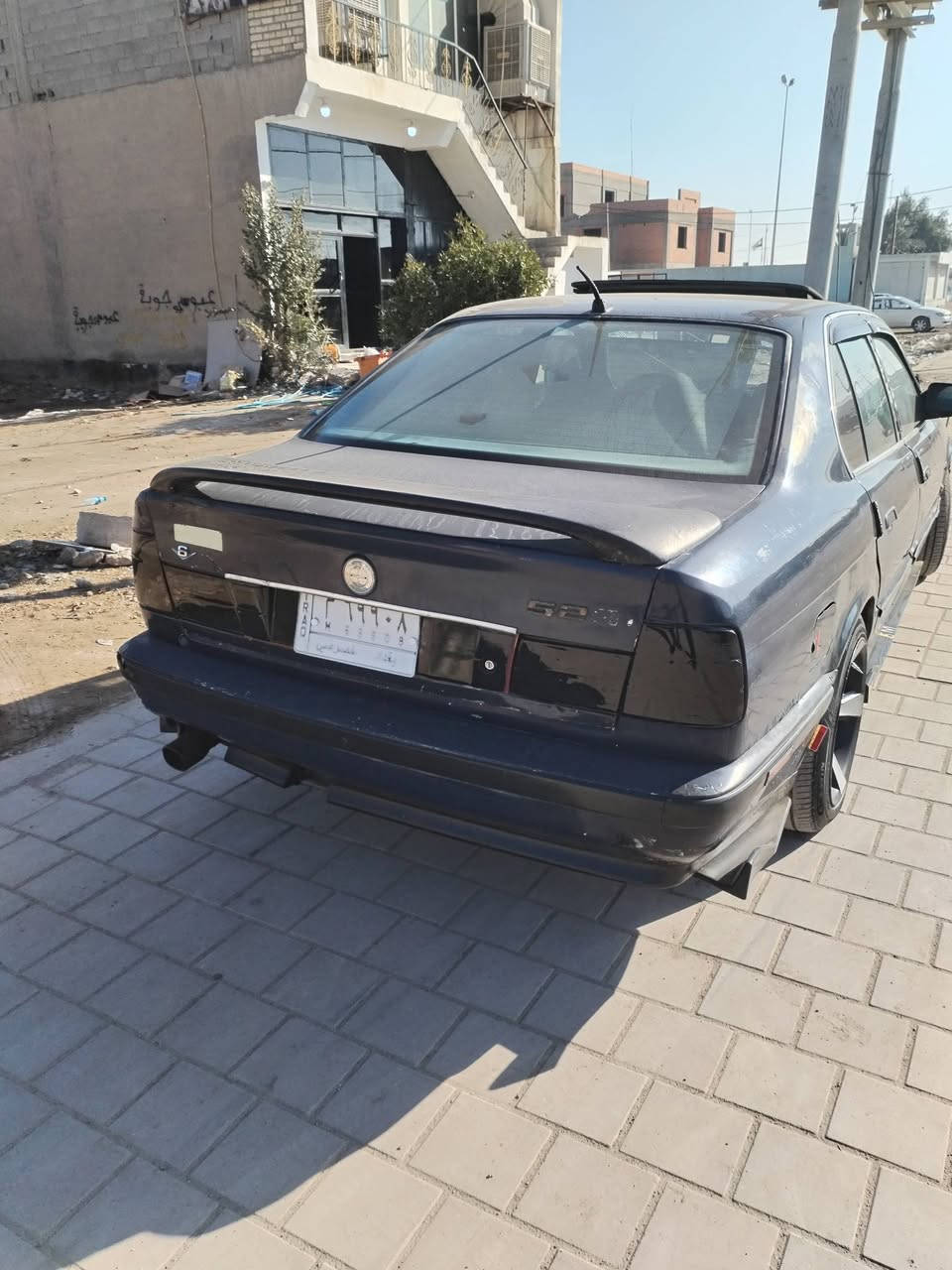 سلام عليكم BMW البيع 525 مفتوح كير أوتماتيك موديل 1990 ةرقم بغداد سنوية 28 تحويل السيارة جاهزة بس صبغ يراد فقط سعر 43وبيهة مجل بصيط عنوان واسط الحفرية مبايل ***********
