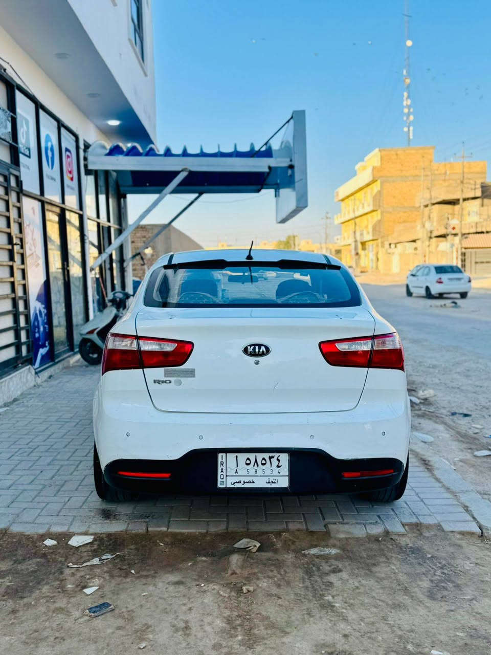 كيه ريو موديل 2015رقم  نجف حره تحويل ثاني يوم سنويه مجدده 29وارد خليجي بيها تبديل جاملغ ورش باب سايق فقط  والباقي كفاله عامه  عده بارد شوف عين مكينه 1600 مكينه كير حداديه وتبريد كله مكفول سياره جاهزه مال جناي بمعنه الكلمه مكان سياره الديوانية حي الجامعه سعر 83 بيه مجال  رقم الهاتف ***********
