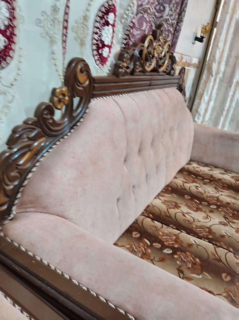سلام عليكم تخم ملكي تفصال 10 مقاعد لبيع مكان بغداد التاجي تصال على الرقم ***********

