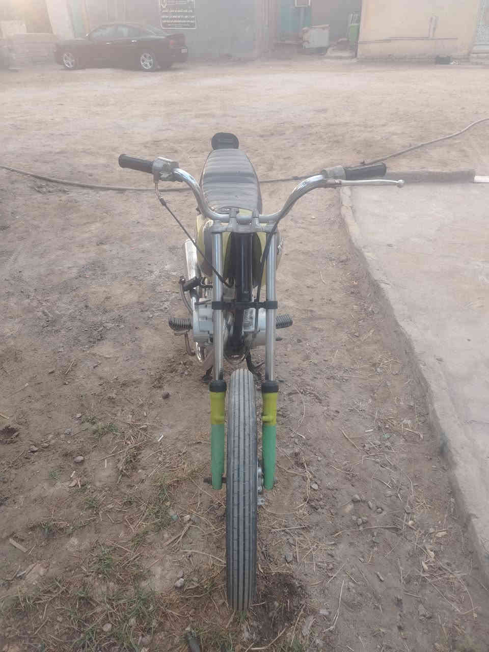 السلام علیکم دراجه ارشه مديل 18 الدراجه كلك يعني بدون وراق مكينه مفتوحه بس بستم السعر 350 وبيها مجال رقم الهاتف *********** مكاني ناصريه سوق الشيوخ
