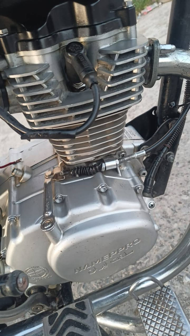 سلام عليكم
دراجه نامي برو للبيع اربعه كير موديل 21محرك لاصرف ولابخار كهربايات شغاله وياله عدلات السعر 400بي مجال للشراي ***********مكاني كركوك
