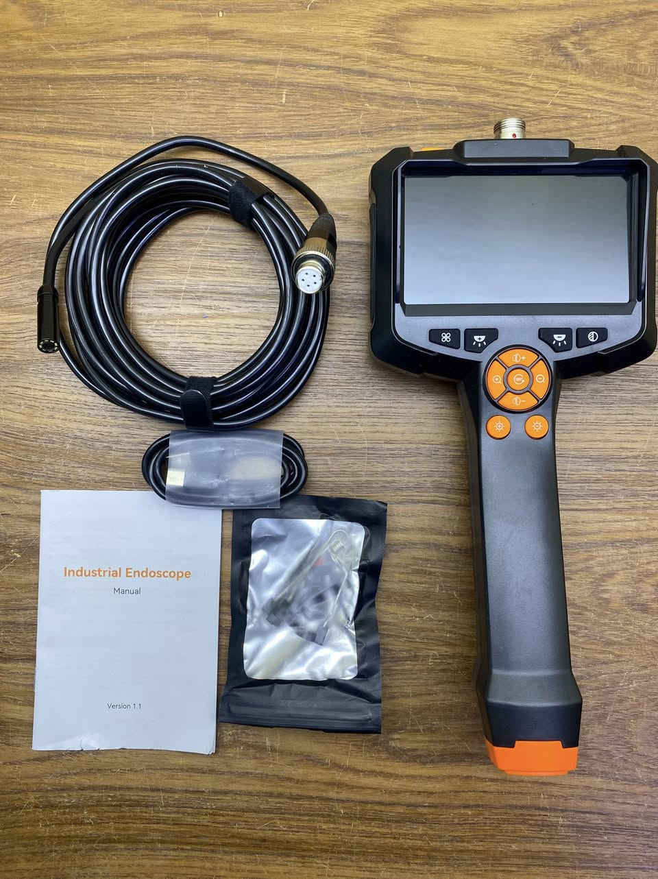 ناظور فحص صناعي HD (كاميرا الأماكن الضيقة) 📸⚙️
الحل الأمثل للميكانيكيين، السباكين، وفنيي التبريد. شوف العطل وين ما كان بدون ما تفتح أو تكسر!

✅ المميزات:

• شاشة ملونة 4.3 بوصة: وضوح عالي ومباشر بدون حاجة لربط موبايل.

• دقة 1080P: صورة واضحة جداً وتفصيلية.

• كابل 5 متر (صلب مرن): يوصل لأصعب الأماكن ويحافظ على شكله.

• مقاومة للماء والزيوت: كاميرا تتحمل أقسى ظروف العمل.

• إضاءة LED: مدمجة في رأس الكاميرا للأماكن المظلمة تماماً.

• بطارية تدوم طويلًا: قابلة للشحن.

📍 الاستخدامات: محركات السيارات، أنابيب المجاري، التأسيسات الكهربائية، وفحص داخل الجدران.

للحجز على الخاص 

السعر : ٤٥.٠٠٠ مع التوصيل

#ناظور_صناعي #كاميرا_فحص #عده_ميكانيك #السنك #بغداد #العراق #ميكانيك_سيارات #تأسيسات_صحية #صيانة #IndustrialEndoscope


**إذا كنت صاحب هذا الإعلان وتريد حذفه لأي سبب، رجاءا أرسل رسالة إلى الدعم الفني**