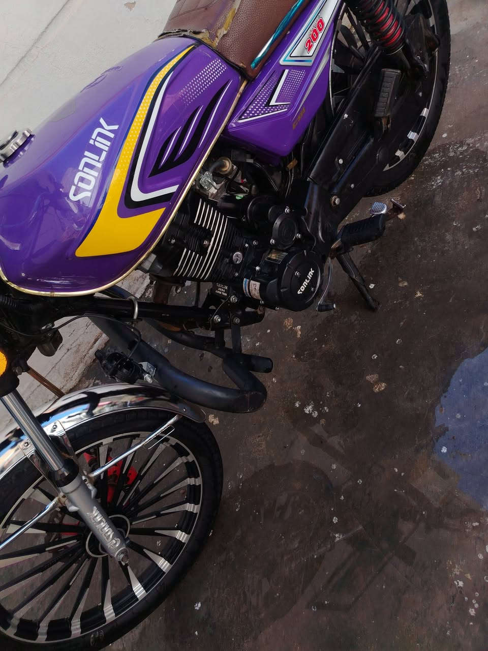 السلام عليكم دراجه ايراني موديل 24 اوراق كامله مكان الشعب شارع الصحه السعر 750 وبيها مجال تواصل على الرقم موجود واتساب***********
