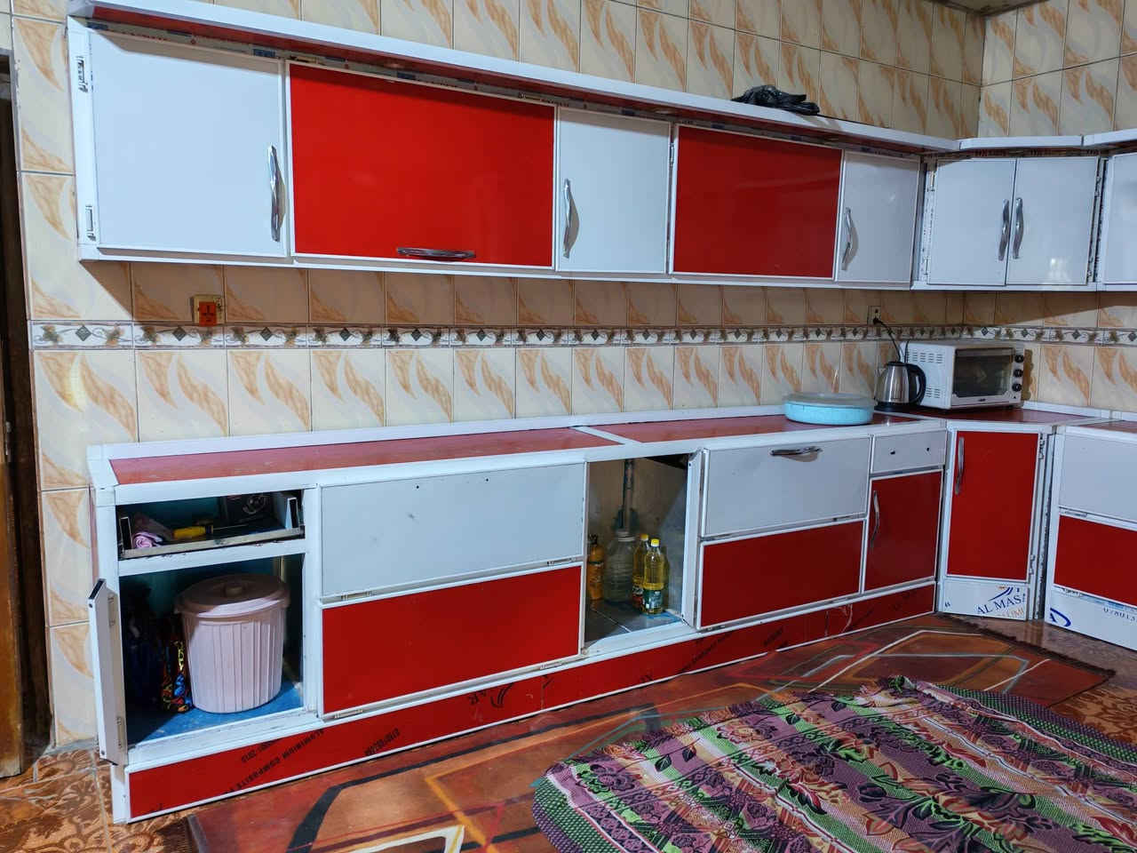 كاونتر الالمنيوم تسكام 
طول 7 امتار ونص مع السنك مرمر 
بي نقص بابين وجرار والباقي مكفول 
الحلة . طريق حلة كربلاء عمود 78
***********
