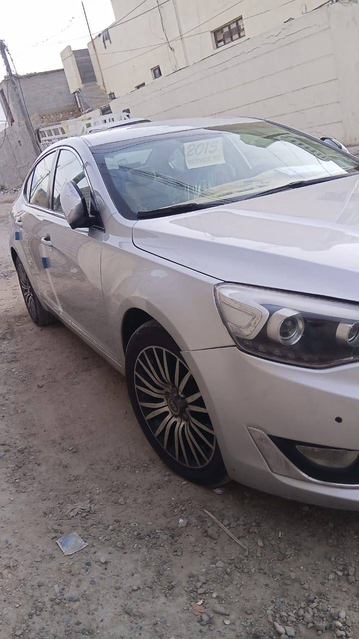 سلام عليكم ورحمة الله وبركاته كادنزه للبيع او مراوس حسب الاقتناع خليجيه موديل 2015سياره عدا الفتحه ولبصمه فول مواصفات فقط بيه قطعتين صبغ بدون دواخل تعهد تحويل ومحرك وكير  استفسار اكثر اتصال***********
