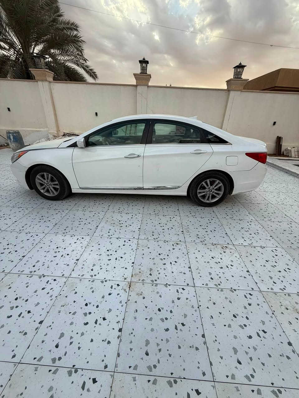 السلام عليكم سوناتا  12امريكي  
3 قطع جاملغ 2وبونيد   محرك مفتوح 
كير ومحرك شرط سياره جاهزه من كلشي تبريد ثلج رقم بغداد  دولي  سونيه بسمي 2030 سياره جاهزه   
 سعر 95 وبيه مجال 
***********

