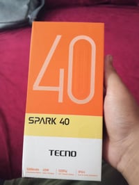 تكنو سبارك 40للبيع ذاكره 256بسعر مناسب 07848436710واتساب