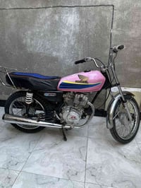 للبيع بدون مكفوله عام مامفتوحه سعر 600 وبيها مجال خاص او 07718530577