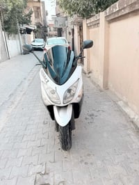 تي ماكس ٢٠١١  رقم انكليزي الدراجة جديدة ماشية ٢٦ الف  ستيرن رياضي  شاح...