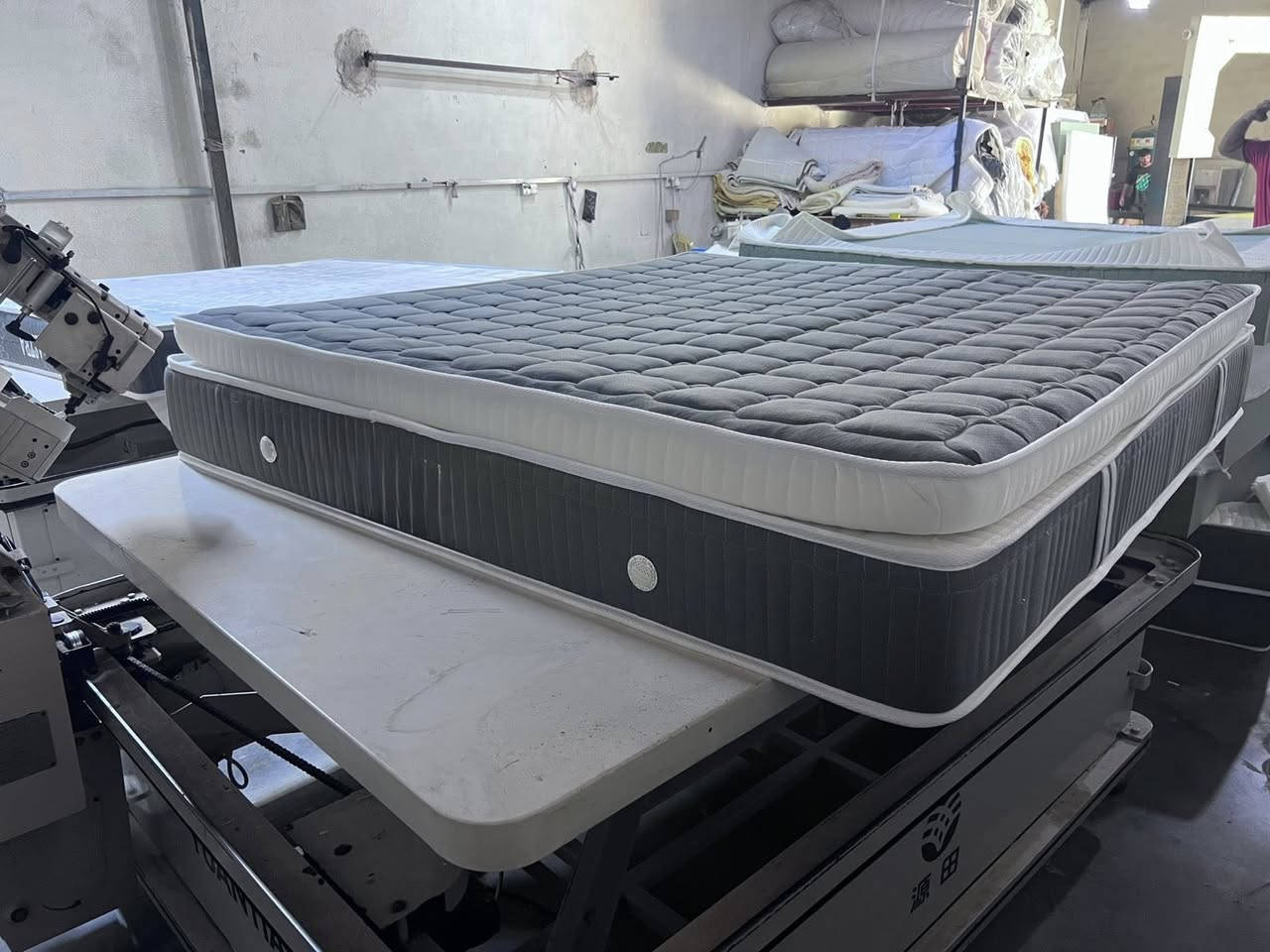 الراحة مو مجرد كلمة.. الراحة "جود وضمان 5سنوات💤
في معمل الجود، صممنا لكم دوشك(  Tip top )ليكون رفيق أحلامكم الهادئة. طبقات مدروسة من الإسفنج عالي الكثافة، مغلفة بأجود أنواع القماش القطني الناعم.
✨ جربه مرة.. وانسى تعب اليوم كله.
📍 متوفر الآن بجميع القياسات في معملنا.وبسعر(175)الف فقط 
مع التوصيل المجاني لكافه محافضات عراقنا الحبيب🇮🇶


**إذا كنت صاحب هذا الإعلان وتريد حذفه لأي سبب، رجاءا أرسل رسالة إلى الدعم الفني**