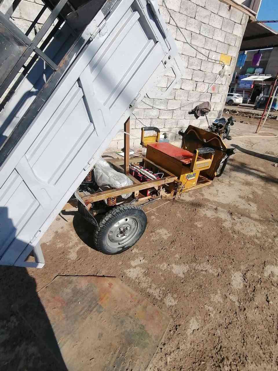 ستوته للبيع واحد وعشرين  بطاريات نص عمر  بدي جديد ٦٠٠و ٥٠   رقم ***********  بغداد ابو اغريب
