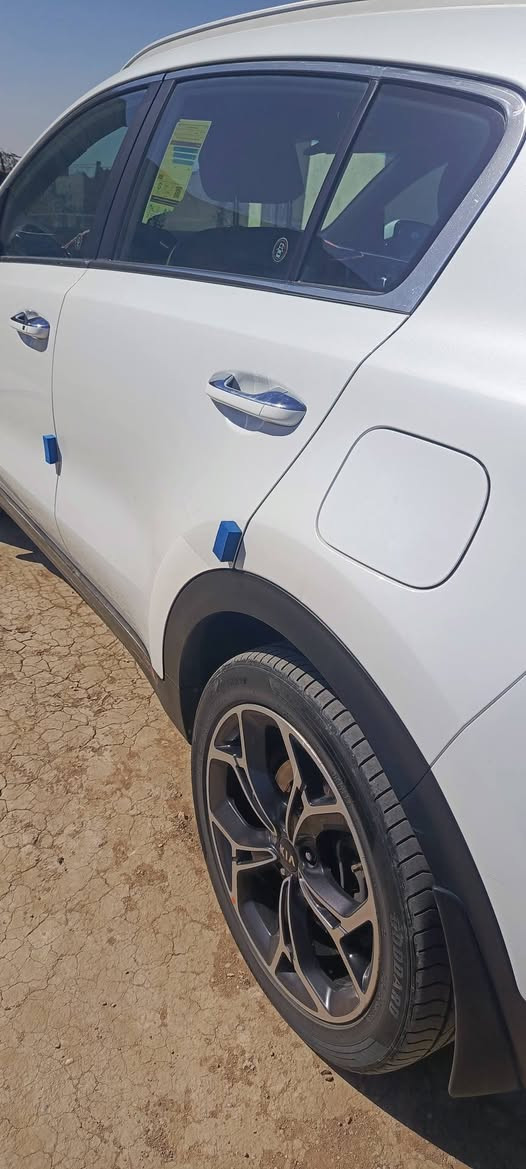 السلام عليكم ورحمة الله وبركاته. سيارة سبورتج للبيع موديل ٢٠١٩ لون ابيض رقم بغداد ألماني السيارة فول مواصفات محرك ٢٠٠٠ ماشية ١١٣ الف كيلو متر
@ بانوراما فتحة
@قطعتين تبريد ثلج
@ كشنات كهربائي جلد 
@عدة كاملة وسبير مانازل
@اللون ابيض
@رقم بغداد ألماني باسمي السيارة تحويل بنفس اليوم 
@مري شفط .اشاير بالمري
@جنطة كهربائي 
@كاميرا دوارة  وحساسات أمامية وخلفية 
@مانع انزلاق وشحن موبايل واير ليس
@السرع (ايكو ونورمل وسبورت) 
@مكان السيارة بابل او بغداد 
@ السعر والتفاصيل
 عالخاص رقمي الواتساب  ***********
والصور معروضة أمامكم وشايف الف خير للياخذها
