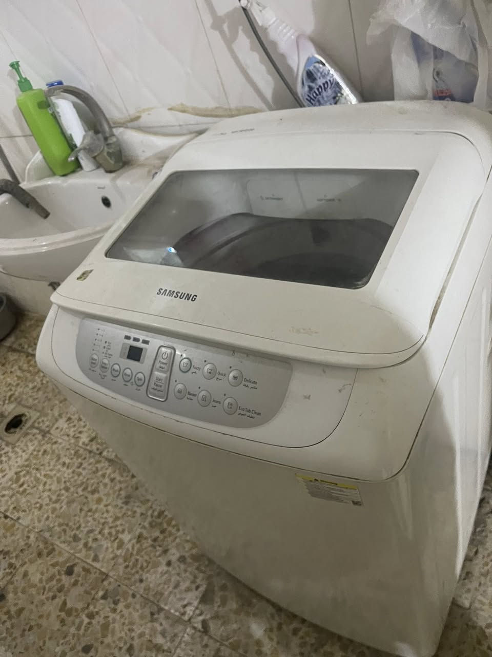 ثلاجه دنكه نضيفه وشغاله وتجمد 
طباخ دنكه كله شغال 
وغساله سامسونك شغاله اوتماتيك 
كلمن وسعره تريدهن شلع اداريك بلسعر
الثلاجه 250
الطباخ 200
الغساله 200
***********
