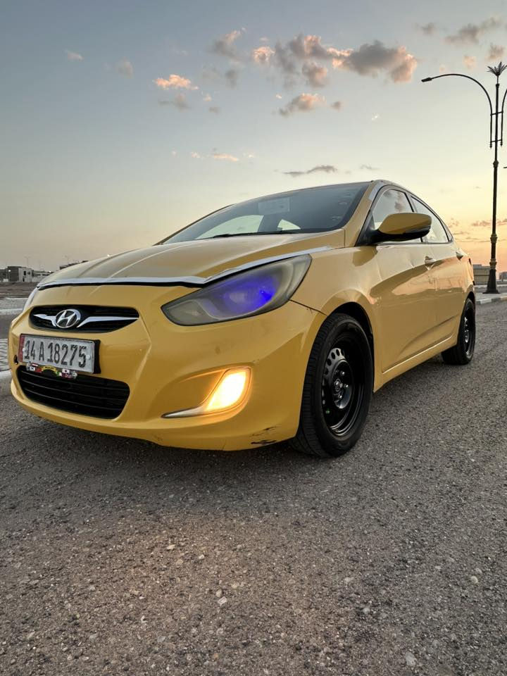 يا الله. اكسنت مديل 13 سياره كفاله من ضربا وتبديل مكينه 1600دوش. تبريد  ثلج توني مبدل منضومه كامله  تخم تاير جديد شاشا تحكمات كلها شغاله. سياره  سنويه لل 2031 مصفره وكامله تحويل ثاني يوم (((ملاحضه))) سياره من تحمه نمره رابعه فقط شيل رجلك من بانزين يله تجي. غير هاذ ذكرته مابيها سياره وانا خادم سعر 70 وبيها مجال للشراي. مكاني البصره  5 ميل. رحمه عل والديكم مو شراي لا تكسر بلسعر 0777 378 3272
