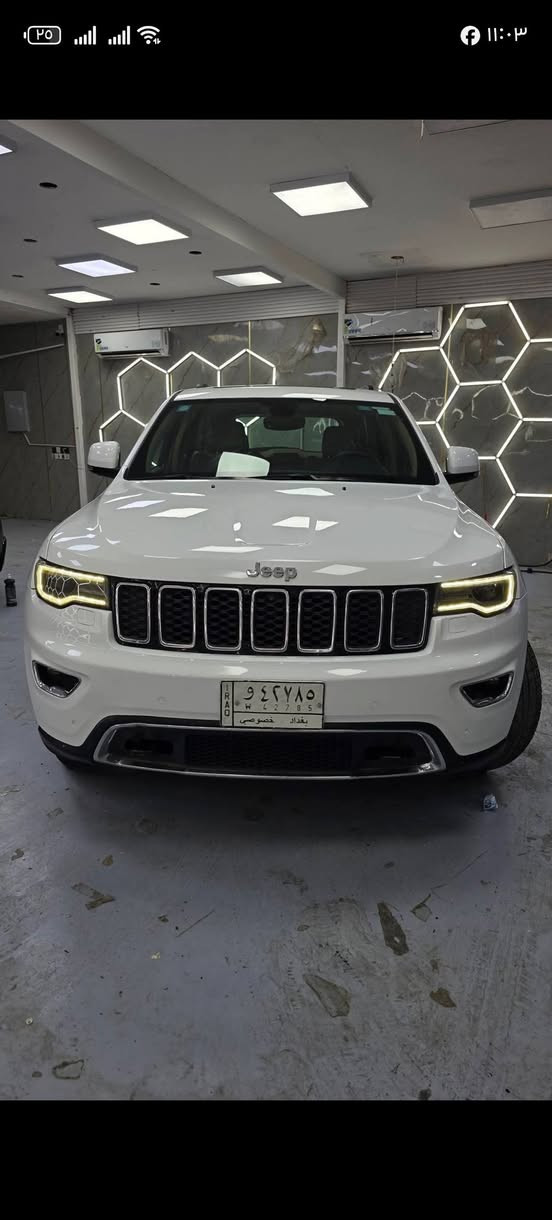 سلام عليكم  يالله
للبيع  جيب شيروكي  جراند 
موديل 2019 لون  ابيض  رقم بغداد 

السعرر 140 $ متوازي كلش

رقمي ***********☎️ 

سياره فول مواصفات   الفتحة 

وارد امريكي  بسيطة جاملغ وبنيد فقط       صور حادث مرفقة 

حجم المكينه 6  سلندر( 3600)

  

سياره جديده بمعنى الكلمة وجاهزه وخير من الله

مواصفات سياره

بصمه تشغيل 

ماشيه 83الف حقيقي  

بصمه ابواب 

حساسات امامي وخلفي 

رادار ت جانبيه + هيترات مري 

رادار خلفي 

توقف ذاتي 

تشغيل عن بعد 

كشنات جلد 

خزن ميموري + كراسي الاماميه كهرباء ⚡️ + تدفئة 

استيرن تدفئه 

شاشة كبيره كار بلي 

كامره خلفيه دواره 

مانع انزلاق

 فور ويل 

عليها كت كامل SRT 

صندوق كهربائي 

اشاير مري 

لد امامي وخلفي 

لايت زنون 

حجم المكينه  (6) سلندر 

ويل حجم 20  

سبورت سرعه 

نضام اقتصاد
