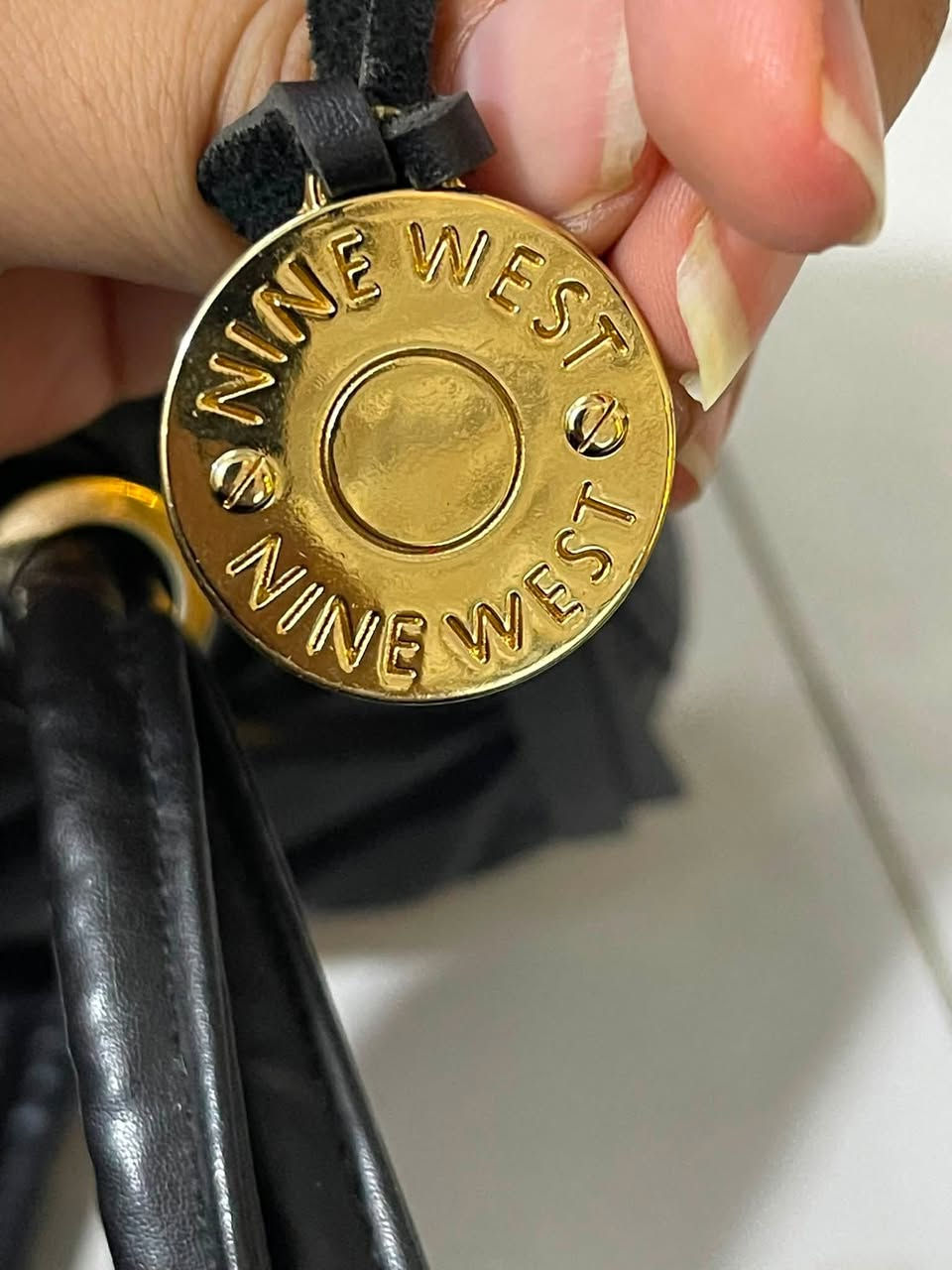 جنطة ماركة Nine West صنع في نيويورك جلد طبيعي جري نظيفه كولش سعرها ب٢٠ الف


**إذا كنت صاحب هذا الإعلان وتريد حذفه لأي سبب، رجاءا أرسل رسالة إلى الدعم الفني**