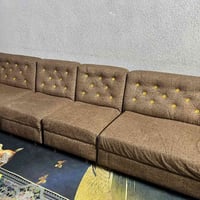 تخم للبيع ديوان 10 مقاعد السعر 300 الف وبي مجال 07866588858