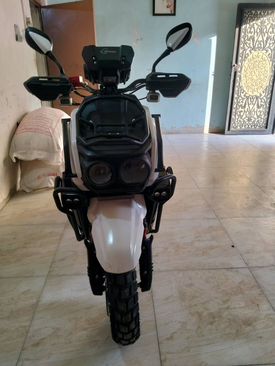 السلام عليكم سكنس جبلي ماشيه 2800 بس  سعر 900 وبيه مجال حك جيه مكان ديوانيه تواصل *********** ما متواجد خاص
