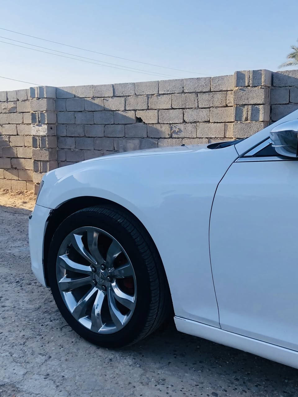 سلام عليكم سياره وبامأ للبيع سياره فول ما عده الفتحه سياره بيها 3 قطع جاملغ او بنيد صبغ او جاملغ مبدل سياره جاهزة من كلشي موديل 12 
1 تخم تاير
2تبريد ثلج 
3شاشه جبيره
4كير طياره 
5ترحيب بيبان
6محرك نضيف
7تشغيل عن بعد 
8منضومه زنون
9كشنات كهربائيه 2
10تحكمات مري
سياره نضيفه
المكان حله ورديه خارج
رقم الهاتف ‭0784 367 0504‬
