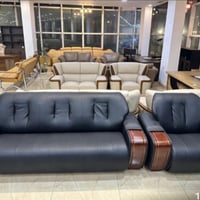 جلد طبيعي • ٨ مقعد • غير مستعمل