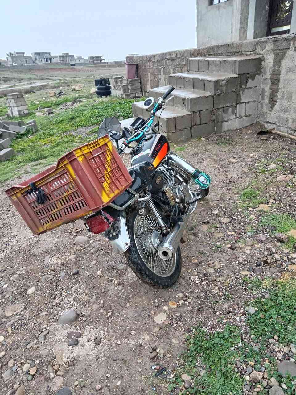 سلام عليكم
ماطور للبيع او مراوس بجهاز

سعر350بيهه مجال

***********
