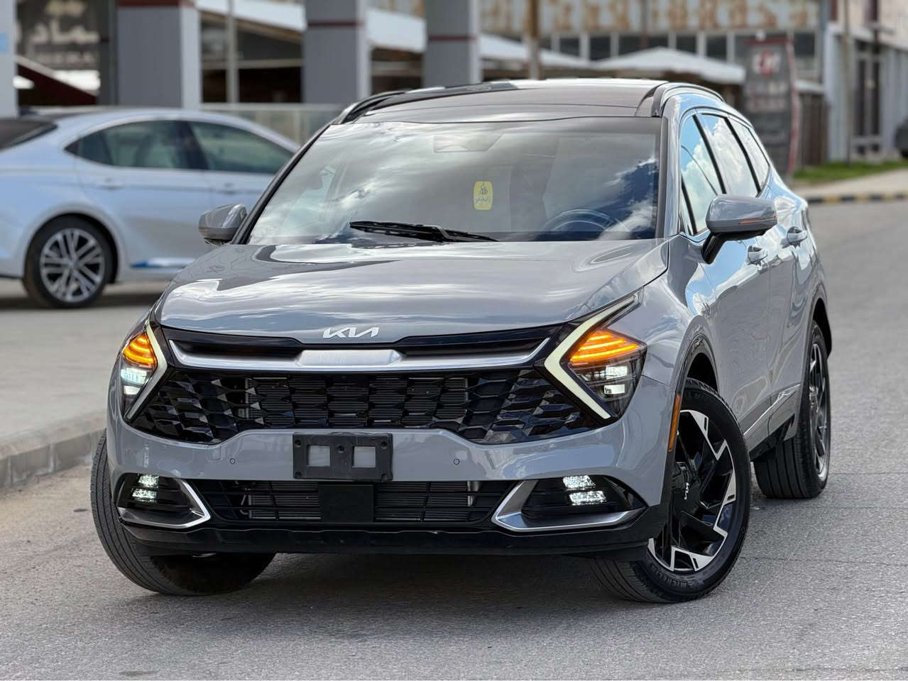 كيا سبورتج وارد أمريكي موديل 2024 محرك 2500GDI  ماشيه 21الف  حادثه كما موضح بل صور فقط جاملغ وبنيد مصلحه نفسهن ومصبوغات  بدون دواخل  موصفات فول 1/1 برستيج بصمه وبنرامه وكراسي حار بارد وكراسي 2/كهرباء كشن ذاكره رادارات امامي وخلفي وبل مري اشاير بل مري تشغيل عن بعد جنطه كهرباء 4X4 فور ويل ستيرن تدفى شاشه متصله جيبيس لايات زنون  لد خلفي كشنات خزن  داخل احمر سياره احله من الواقع سياره حاليا اب عمان تريده حره أو شهداء للتصال *********** ملاحضه سياره اب عمان بغداد, العراق
