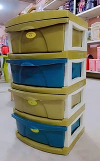 جرار بلاستك • ٤ مجرات • خدمة توصيل