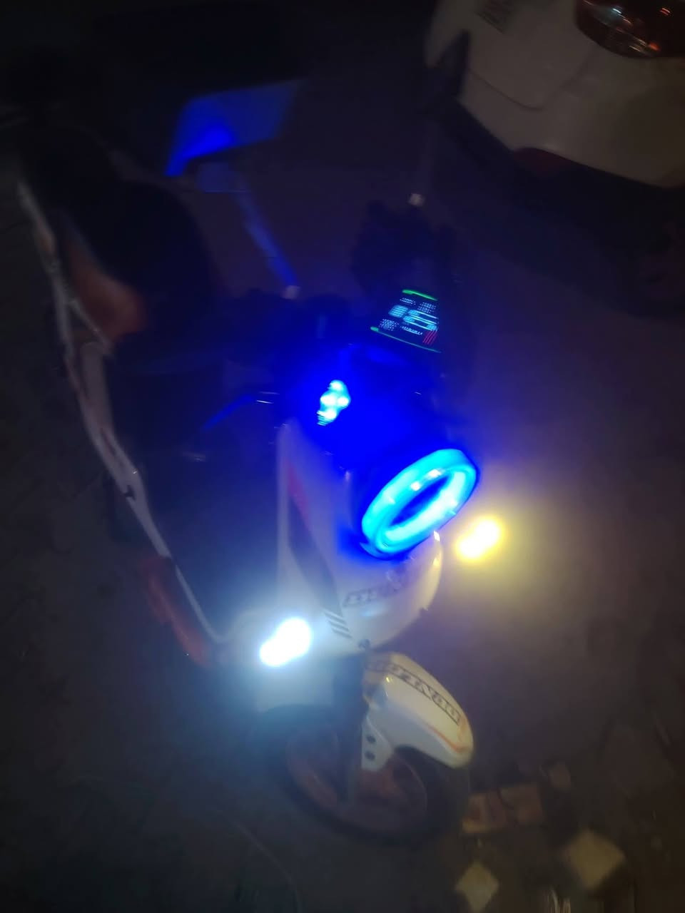 دراجه شحن للبيع 

دراجه جديده ما متعوبه 

بطارياتها جديده للامانه

سعرها 350 وبيها مجال 

مكاني بغداد الجديده

رقم *********** واتساب ورقم موجود
