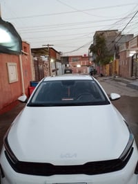 سياره كي 3 2025 مقفوله  بغداد باب الشام  السعر 155 وبيها مجال 07702593...