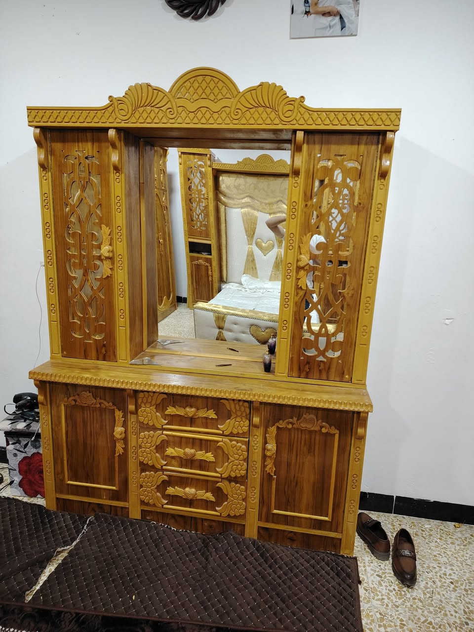 سلام عليكم هاي الغرفة لبيع شرط جديدة مكانها موصل *********** السعر مليون بيها مجال
