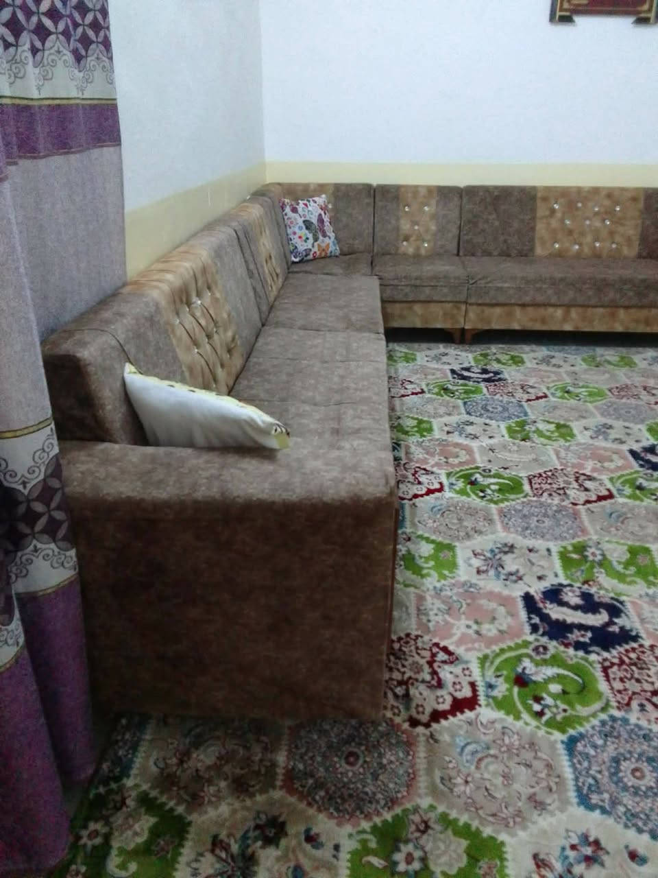 دار للبيع خانقين حي مزرعه مساحه 181م يتكون من غرفتين نوم واستقبال وصاله وغرفه فوك وبيتونه للاتصال ***********
