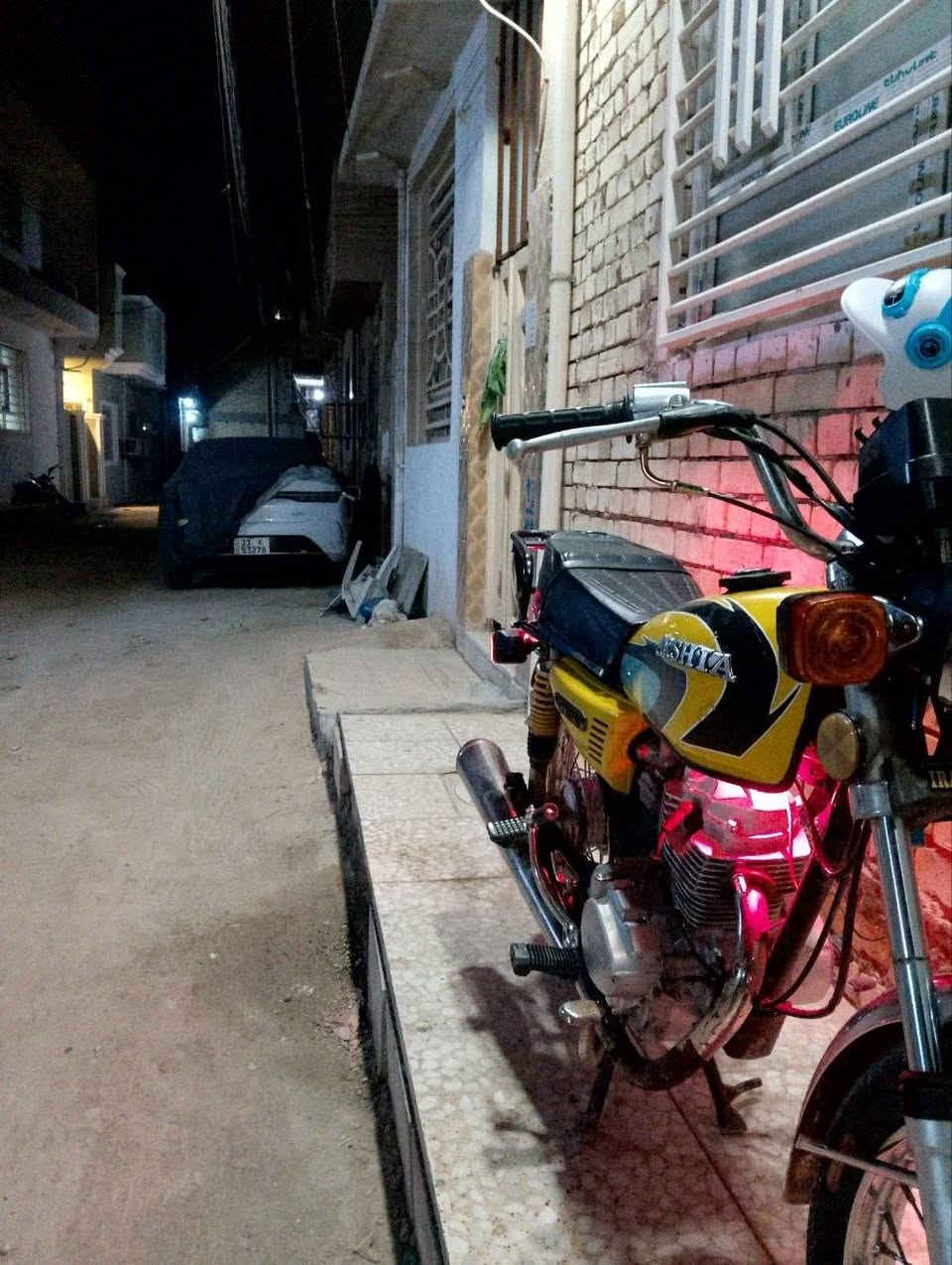 السلام عليكم 
دراجة اربع كير ارشا
موديل 22 سنويه ورقم + تحويل اشوكت مايعجبك
محرك مفتوح شغالة جديد 
نقوصاته نواعم كلجات وشغلات بسيطة
سعرة 650 الف وبية مجال الطيبين 
وحيل مستعجل على بيعته معتاز فلوس 
مكاني شارع ابو طالب
الاستفسار *********** اتصال او واتساب + غير متواجد على فيسبوك
