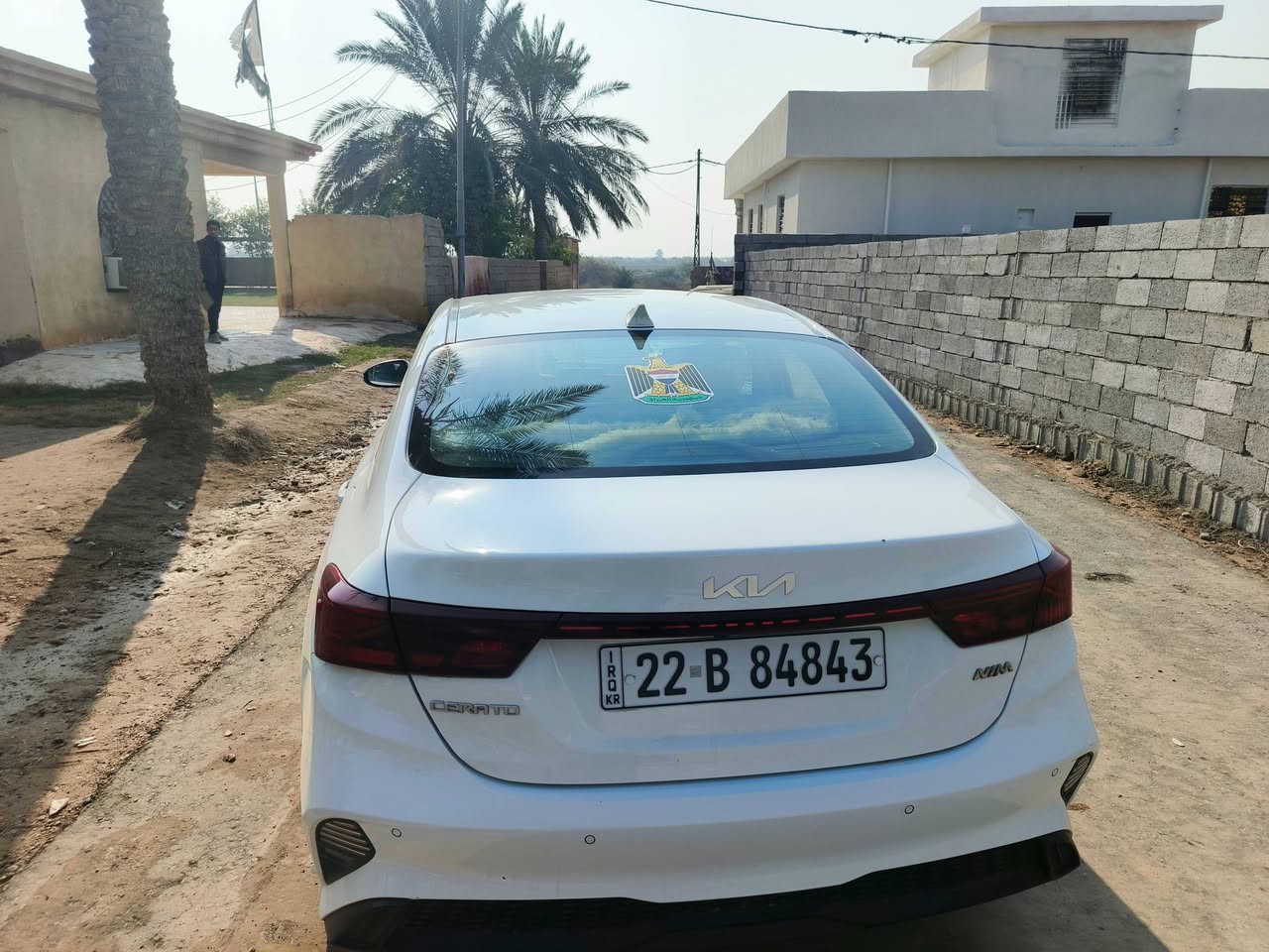 السلام عليكم. سيراتو موديل 23.محرك الفين. ماشيه. 35الف كيلو بس. تبريد قطعتين. مرايات شفط فتحت سقف. شاشه كبيره.  ويل كب.كامره خليفيه ميه وثمانين درجه. سياره. مكفوله كفاله عامه من كلشي. سياره مال بيت.السعر 195وبيها مجال بسيط واسط صويره. ***********
