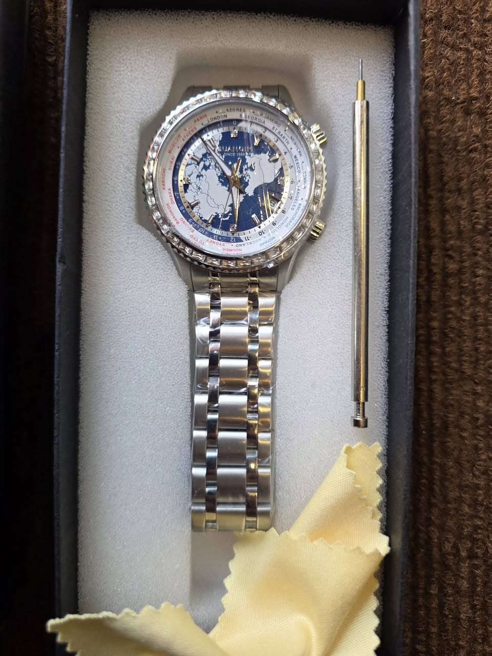 ساعة اوتماتيك غير مستخدم ابيع أعلى سعر


**إذا كنت صاحب هذا الإعلان وتريد حذفه لأي سبب، رجاءا أرسل رسالة إلى الدعم الفني**