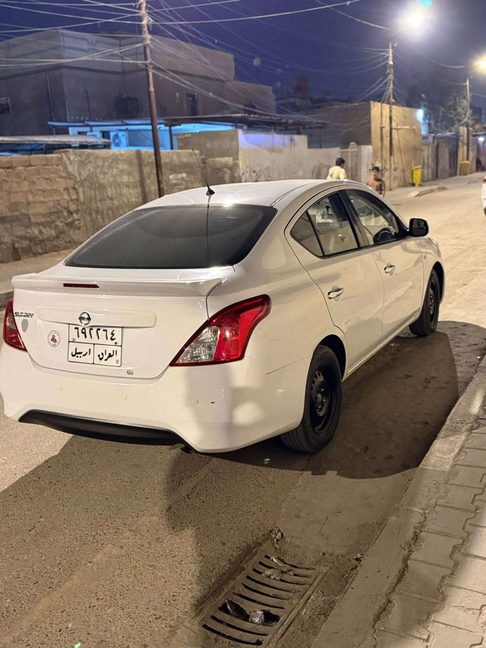 السلام عليكم نيسان سني هندي بليته زركه موديل 2022 مكفوله عده بارد قليل بل بنيد مامبين وبيها شخط قليل بلباب السايق والوراه مامبين كلش  لاصبغ ولا ضربه ولاتبديل  مكينه وكير وتبريد كفاله السياره جاهزه كلش للخير ما بيها نقص سنويه بسم شركه تحويل وكاله مضمونه السنويه تنتهي 20/11 تنتهي استفسار  *********** مكاني البصره السعر 113 البصرة, العراق
