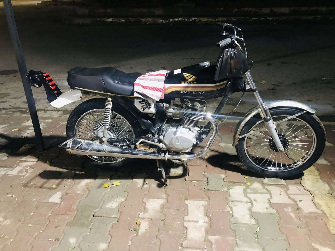 سلام عليكم نامه مديل 24للبيع مثل ما واضحه بصوره السعر 400شراي اتصل ***********
