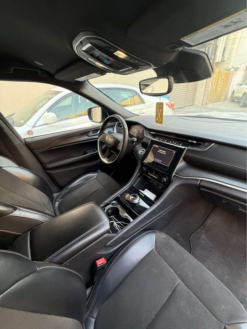 سلام عليكم جيب لمتد مديل 2023
مواصفات 
رادارات 
نقطة عمياء
كامرة خلفية 
نضام قيادة ذاتية 
داخ اسود كشنات مخمل وجلد
تحكمات ستيرن 
كير ماوس 
مكينة3600
7راكب 
لون سلفر 
حادث ب امريكا جاملغ خلفي وب العراق مبدل بنيد فقط ودعامية صبغ  
العنوان بغداد زيونة 

***********
ملاحظة السيارة ب اسمي تحويل ثاني يوم 

السعر 290$ ورقة قابل لتفاوض بغداد, العراق
