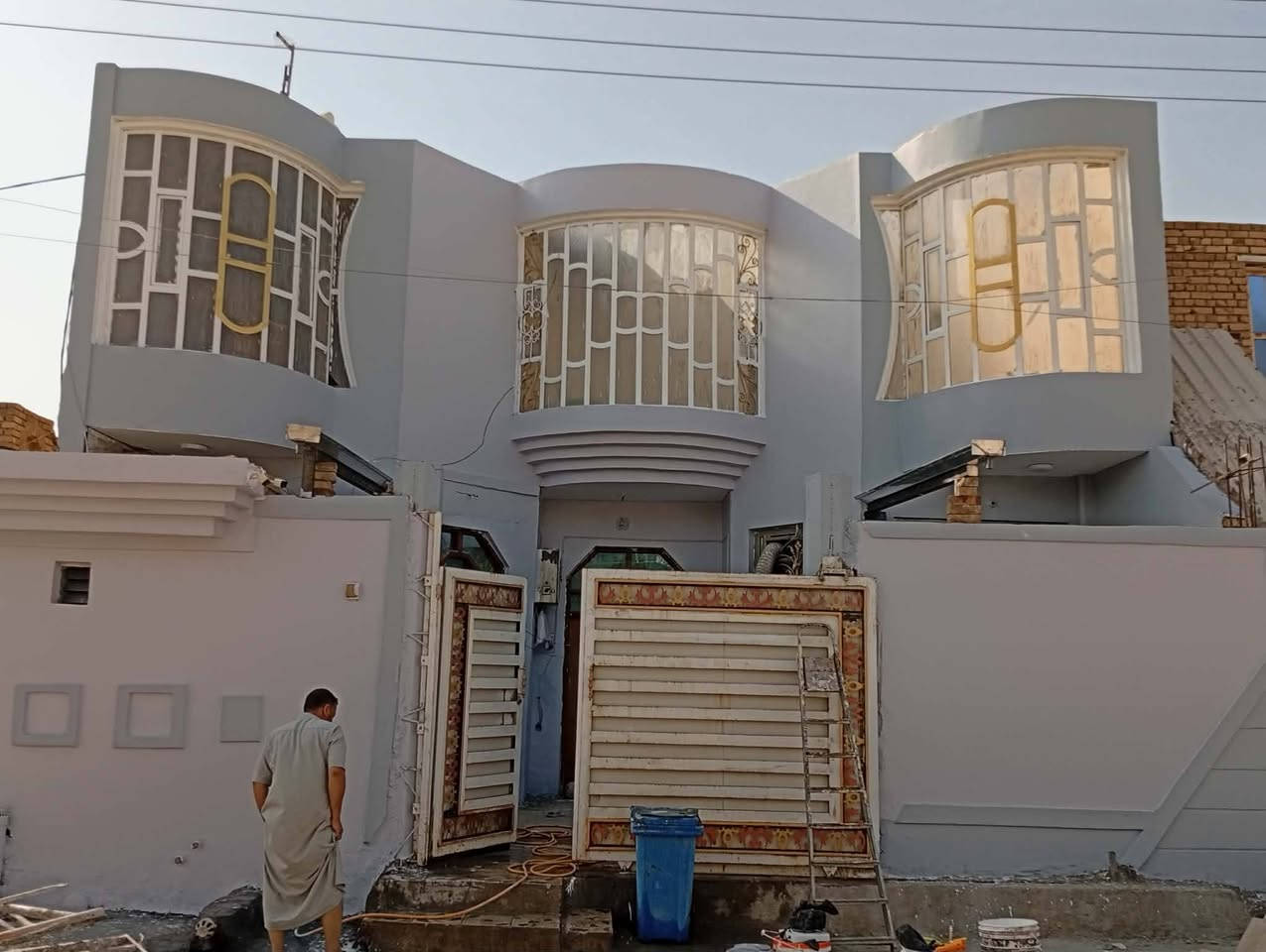 سلام عليكم مستعدون لاصبغ المنازل ول ديكورات بنواعهه وصبغ لبواب ول شبابيك بنسب ل سعار بدارت حسام الصباغ ***********
