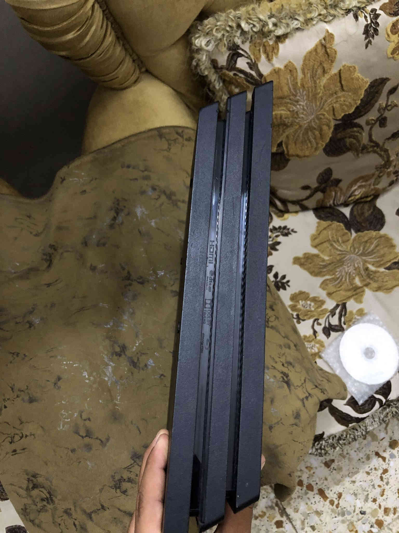 السلام عليكم 
بلي فور برو واحد تيرا مهكر نظام 11 قرص 
بيس 25 او GTA5 بعد بي لعبات يدات2
جهاز كلش نظيف ما مفتوح يشغل 4K 
السعر : 350ألف او بي مجال 
بغداد الخطيب 
الرقم :***********
