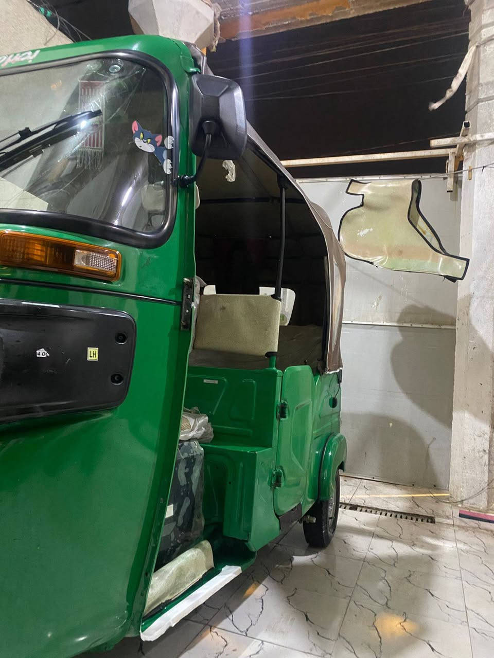 السلام عليكم تكتك 2022/11/ مضلع  تكتك بيه لغدين معمارت تعمير كفاله رقم وسنويه بسمي المكينه مامفتوح بيه برغي ولا كلجات مكان بصره قبلة حي شهداء /***********
