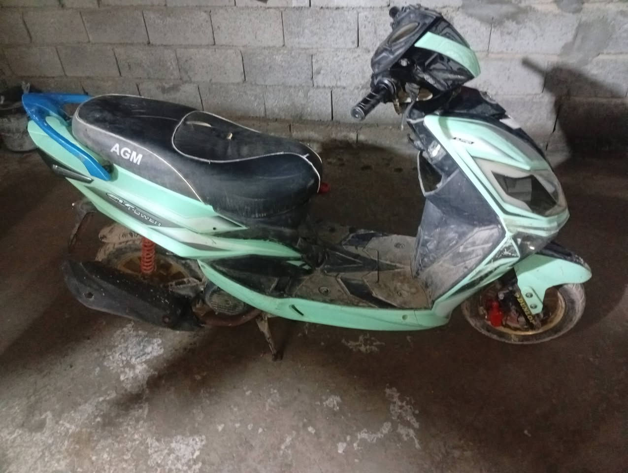 سلام عليكم دراجه شغاله كامله مكمله متوازي عله بيعتهه 150وبيهه مجال مكاني مكتب بيروت  ***********
