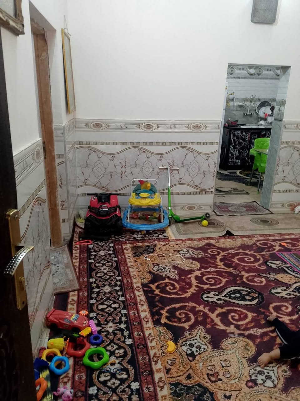 دار سكن ١٠٠م خلفي للبيع طابوك عكاده غرفه صاله مطبخ استقبال صحيات الفداء نهايه شارع ابو لبنان سكن ماء كهرباء مجاري يمها مقاطعه ٢٤ السعر ٥٩
***********
