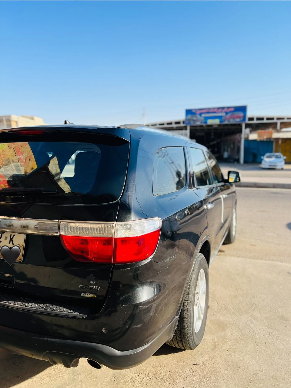 يالله السلام عليكم دوج دورنكو 2012 رقم اربيل تحويل او وكاله فول مواصفات عده الفتحه كفاله من ضربه بيها صبغ فقط سونار مع الصور مكانها ميسان العماره جاهزه ع اخر حبايه كل نقص مابيها للاستفسار الاتصال ***********
