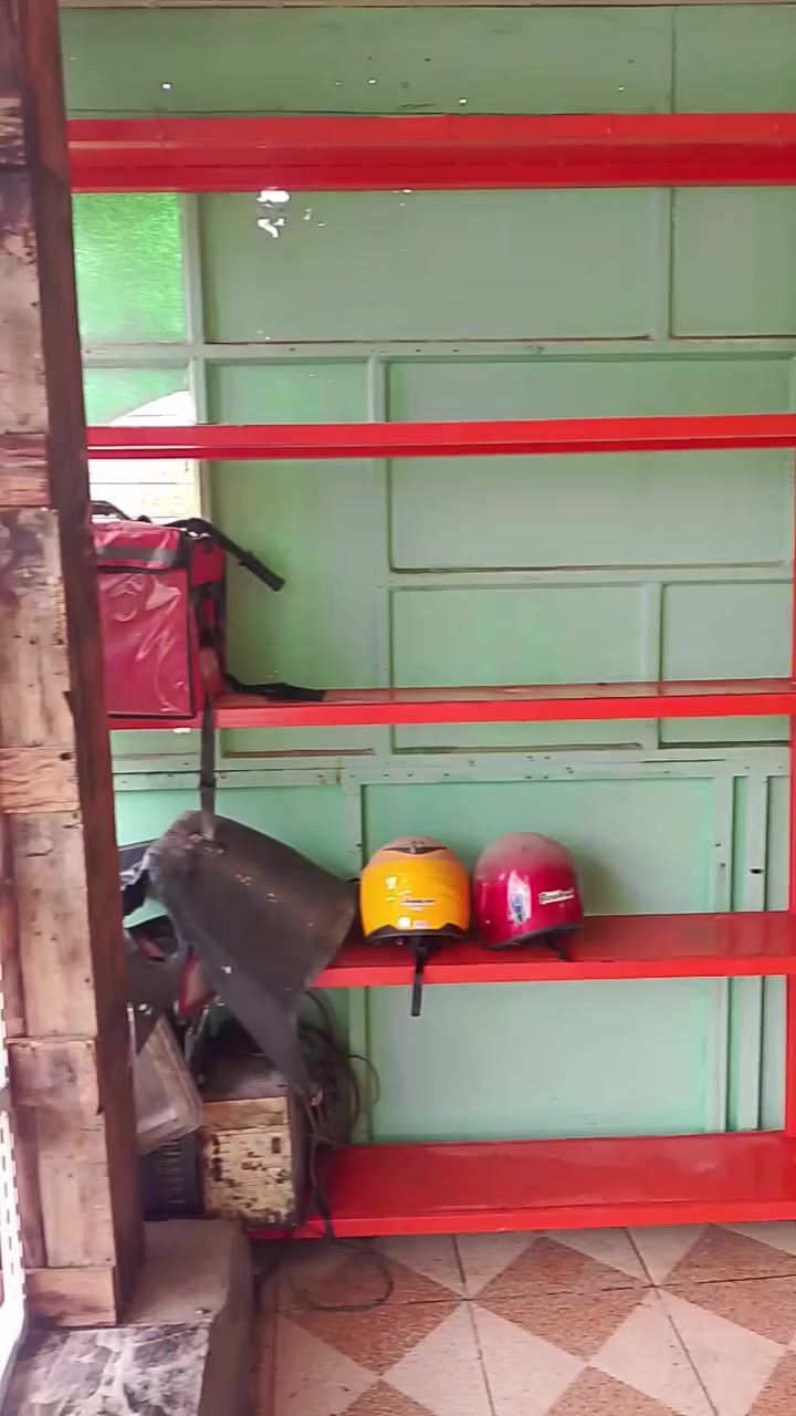 من رخصة مدير الكروب المحترم رفوف حديد ثقيل تفصال عدد ٤ للبيع عنوان بغداد حي العامل هاتف *********** اتصل
