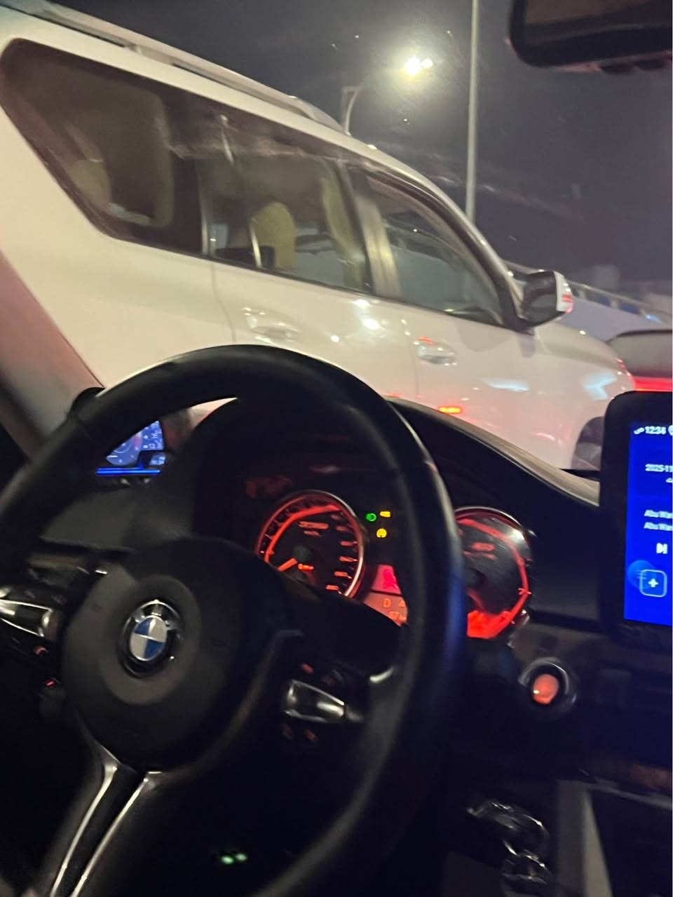 السلام عليكم للبيع او مراوس فول مواصفات  للاخير
مري شفط 
تتفئه كشنات
تبريد قطعتين مناخ منفصل 
بصمه
فتحه
ترحيب 
مري قلاب ويه البك
كشنات كهرباء مساج خزن ميموري
مثبت سرعه 
وهوايه مواصفات بعد
مكينه كير جدد
 موديل 2007 حادثهه حاملغ خلفي مصبوغه عام جماليه وعندي قبل الصبغ وبعد ويحتاجلهه بوليش لونهه طافي مكينه n52 6 سلندر المرغوب نوزل قصير السياره مصروف عليهه دركه M دعاميه M ويل تو سايز شاشه اصليه وكزوز ريمونت نقصهه ايرفلو ميجاوز سعره 50 ويحتلجهه ترتيب بسيط بغداد دوره *********** بغداد, العراق
