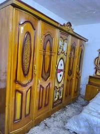 غرفة خشب مستعملة • خمس أبواب • توصيل