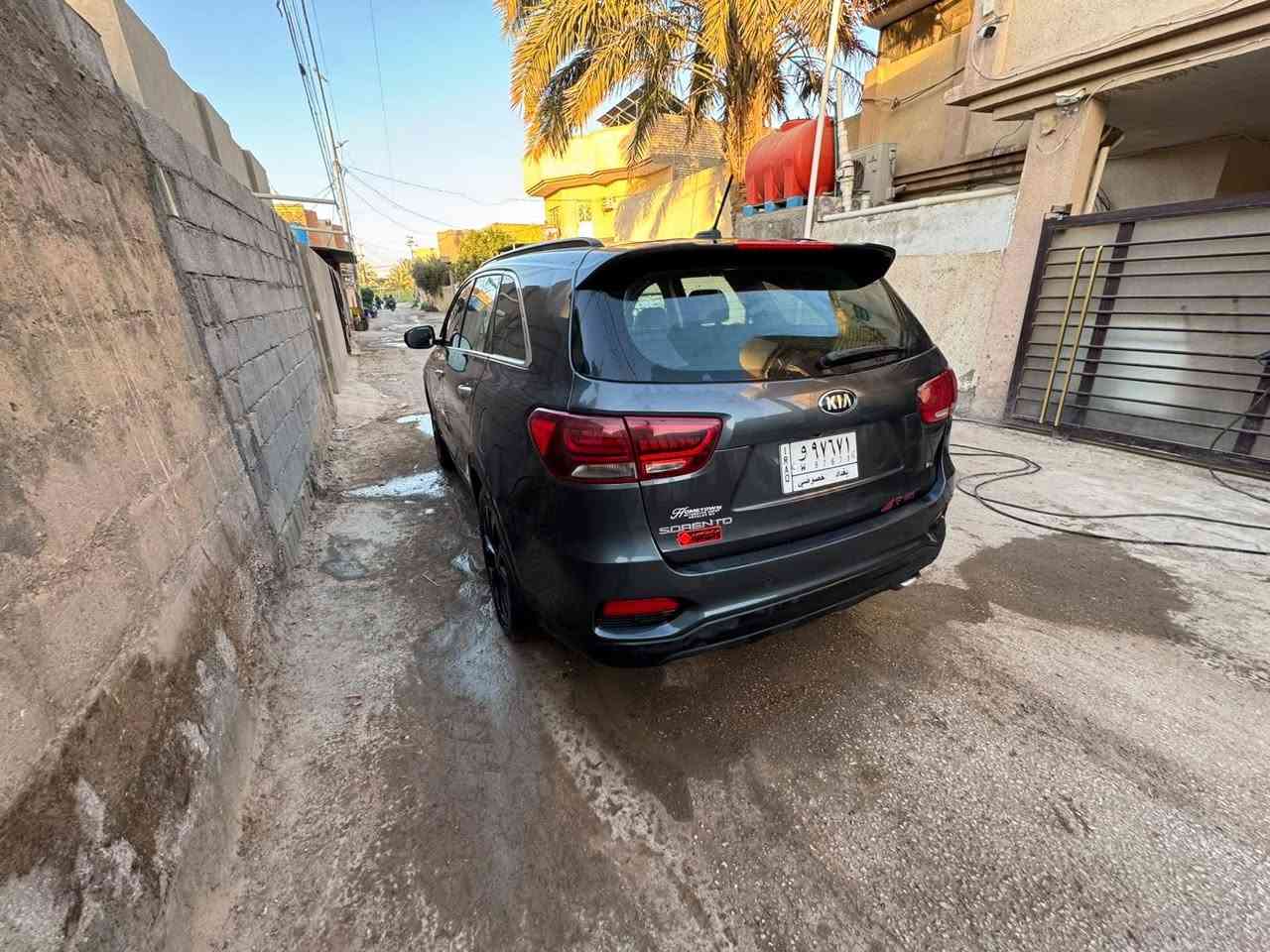 سلام عليكم بيع او مراوس 
سورنتو 2020 وارد امريكي ضربته باب وبنيد وبيهه ملاحظات ايرباك استيرن فقط السياره فور ويل محرك 6 سلندر مواصفات فول ما عدا الفتحه السياره ما متعوبه مال بيت ماشيه 94 ميل رقم بغداد مكان السياره بابل رقم الهاتف *********** السعر 188 ورقه وبيهه مجال
