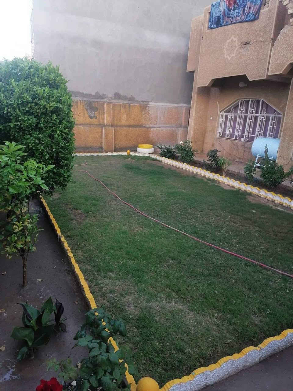 السلام عليكم دار للايجار  او للبيع يصلح سكن او مجمع طبي  حي الظباط قرب المستشفى الفلوجه العام الفرع المقابيل باب الطوارئ حاليااا الاستفسار اكثر الاتصال عله الرقم ***********
